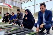 فیلم/دیدار و تکریم خانواده‌های معظم شهدای جنگ رمضان در شهرستان بهارستان 